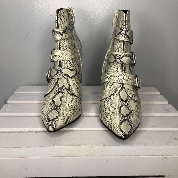Snakeskin Pattern Buckle Boots - Picture 2 of 7
